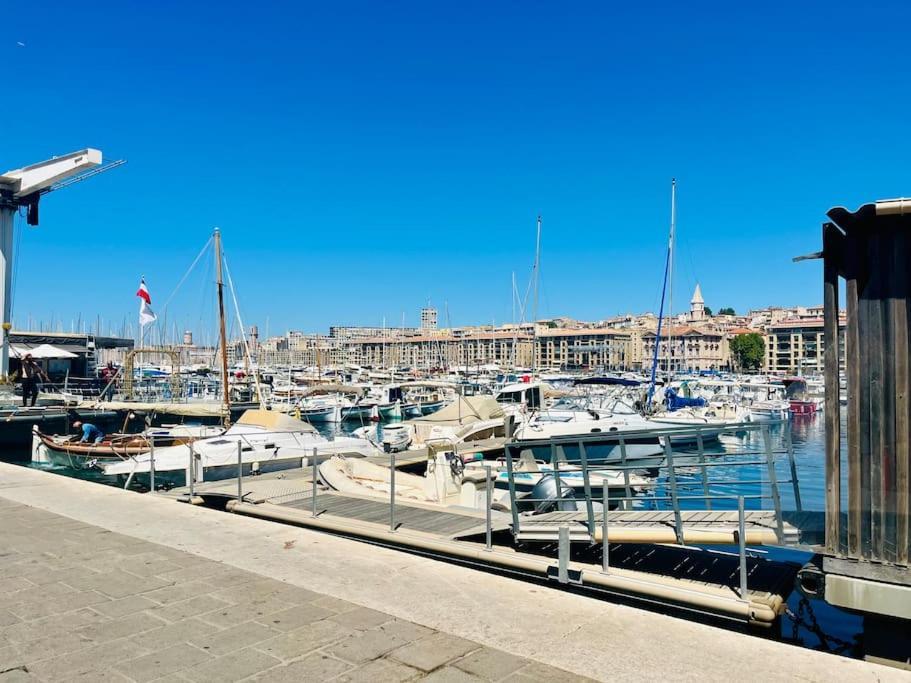 Appartement T2 Au Pied Du Vieux Port Et Vue Notre Dame à Marseille Extérieur photo